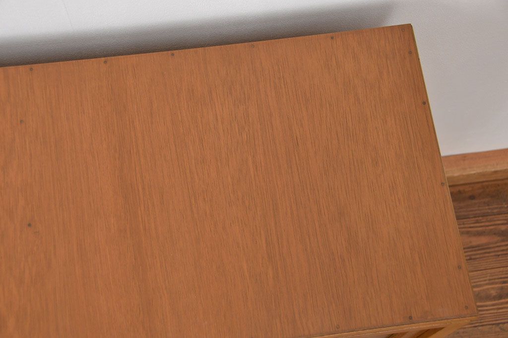 レトロ家具　昭和レトロ シンプルなモールガラス収納棚(飾り棚)