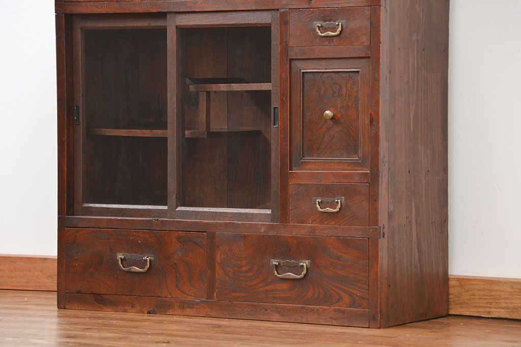 昭和レトロ 前面欅材の茶箪笥(収納棚、戸棚、和風家具)