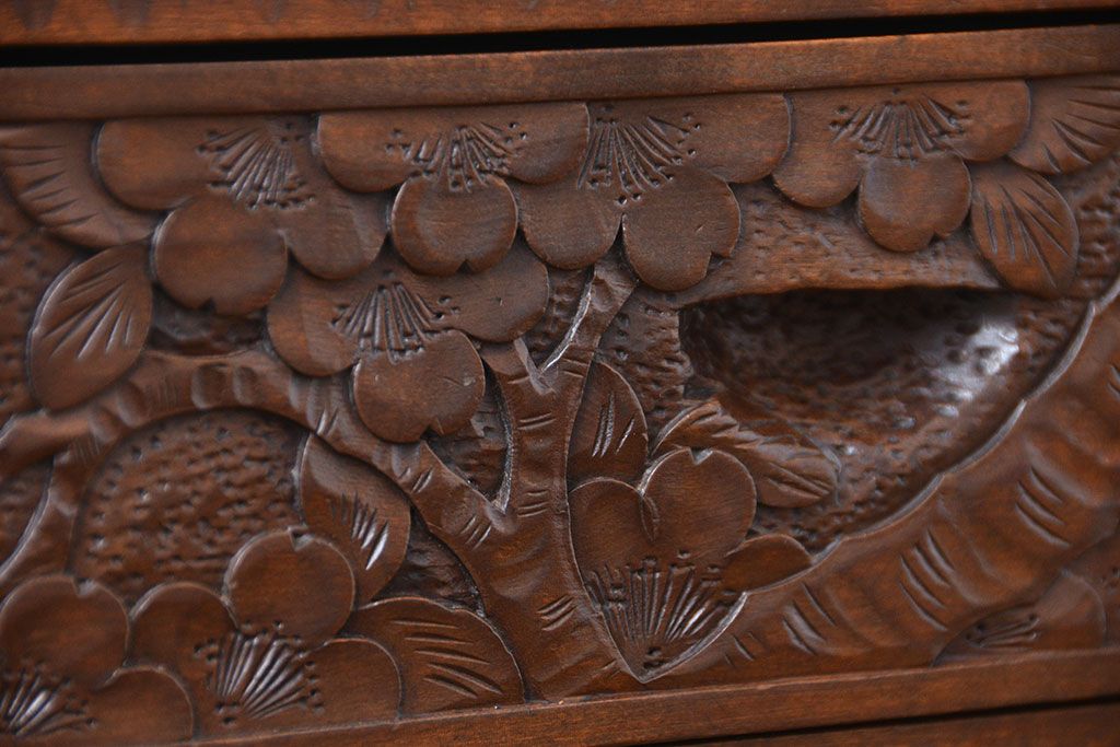 中古、高級品　軽井沢彫り五段小引き出し(1)(チェスト、ナイトテーブル、サイドテーブル)