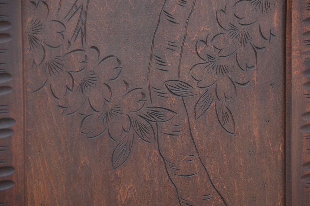 中古、高級品　軽井沢彫り五段小引き出し(1)(チェスト、ナイトテーブル、サイドテーブル)