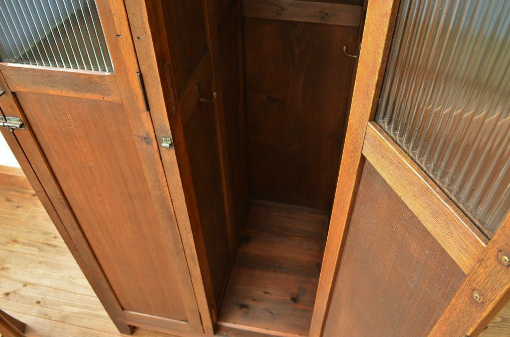 レトロ家具　昭和レトロ 希少 古い木のモールガラスアンティークロッカー(8) 3人用