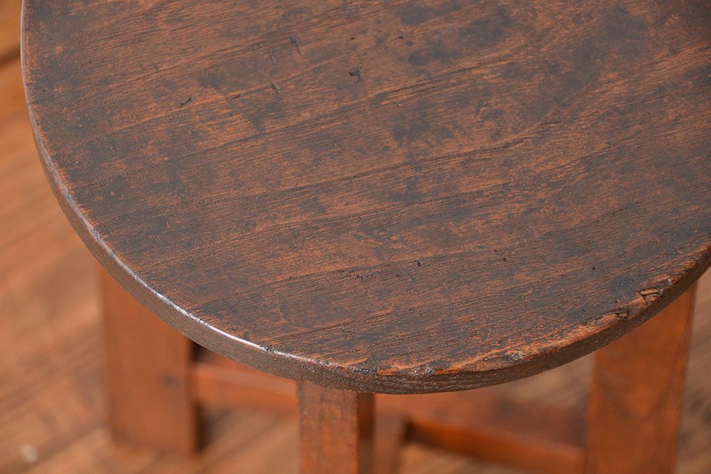 アンティーク家具　アンティーク 古い木のシンプルなスツール(丸椅子)