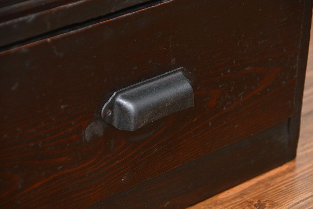アンティーク家具　アンティーク 使い込まれたアンティーク飾り棚(収納棚)