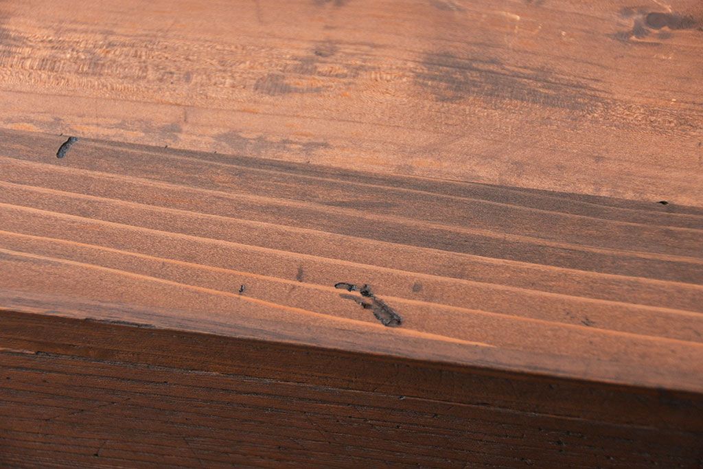 レトロ家具　昭和レトロ シンプルな観音扉付きの鉄脚ローボード(収納棚、戸棚)