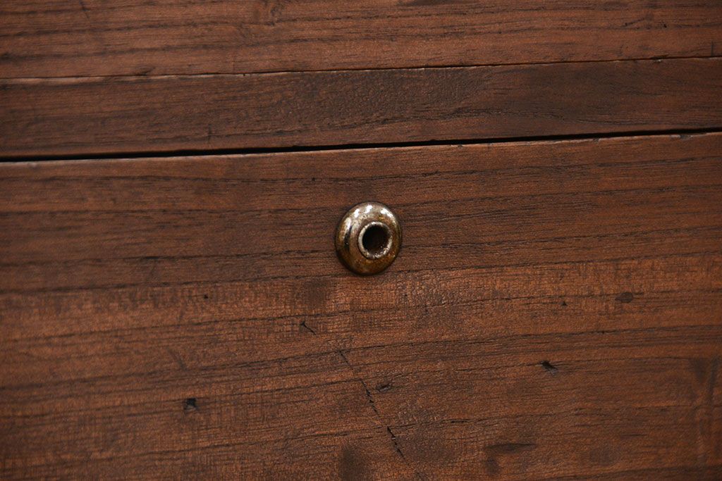 アンティーク家具　アンティーク シンプルな鉄脚付きローチェスト(1)(ローボード、たんす、タンス)