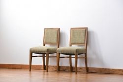 アンティーク家具　アンティーク かわいいデザインのシンプルな椅子2脚セット(1)(イス、チェア)