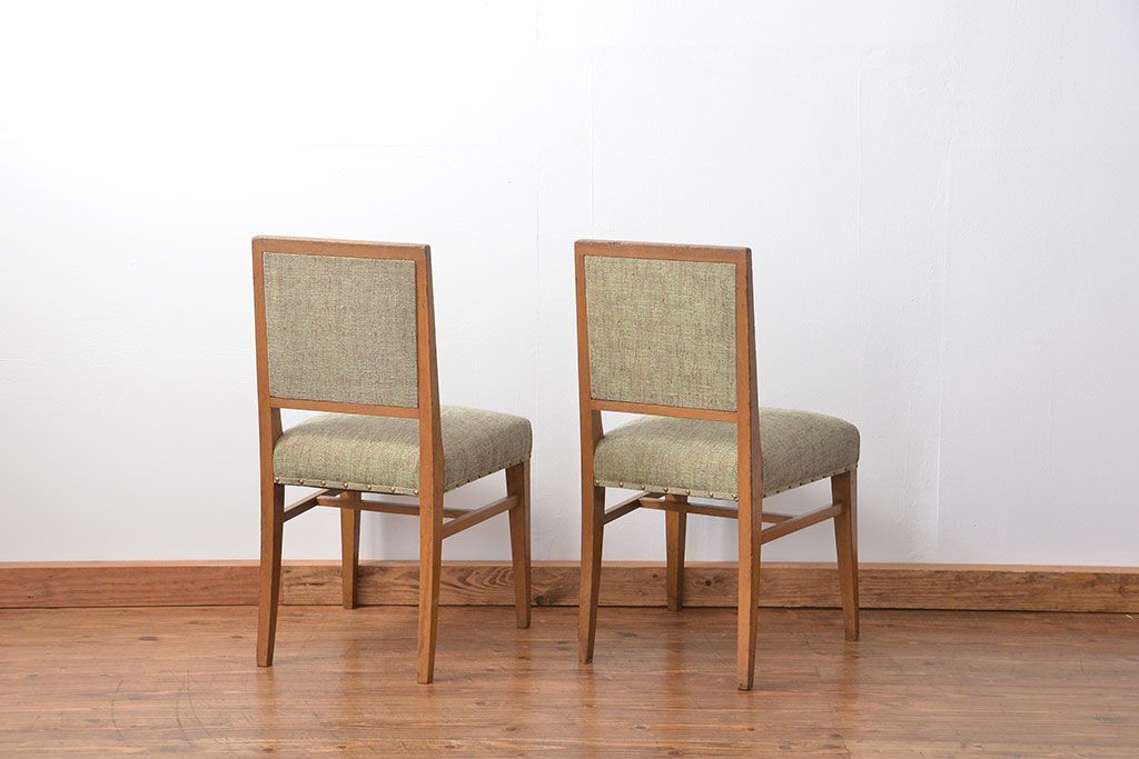 アンティーク家具　アンティーク かわいいデザインのシンプルな椅子2脚セット(2)(イス、チェア)