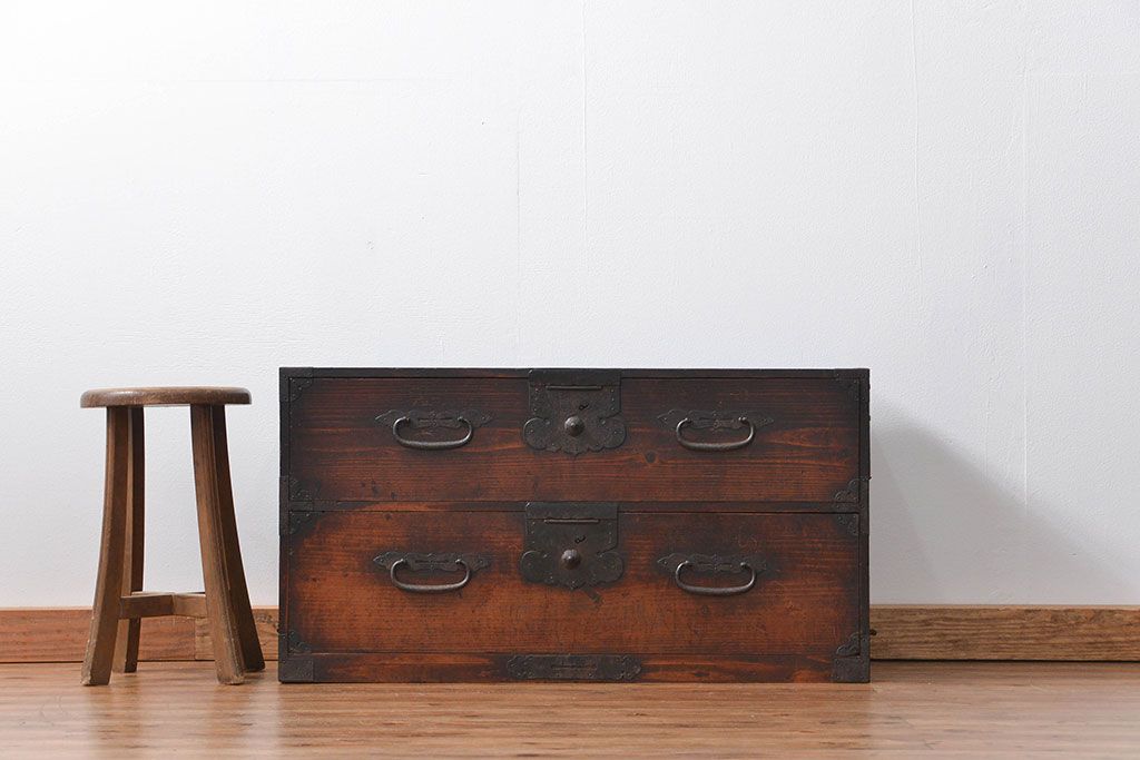 アンティーク家具　古民具・骨董 味わい深い時代箪笥ローボード(ローチェスト)