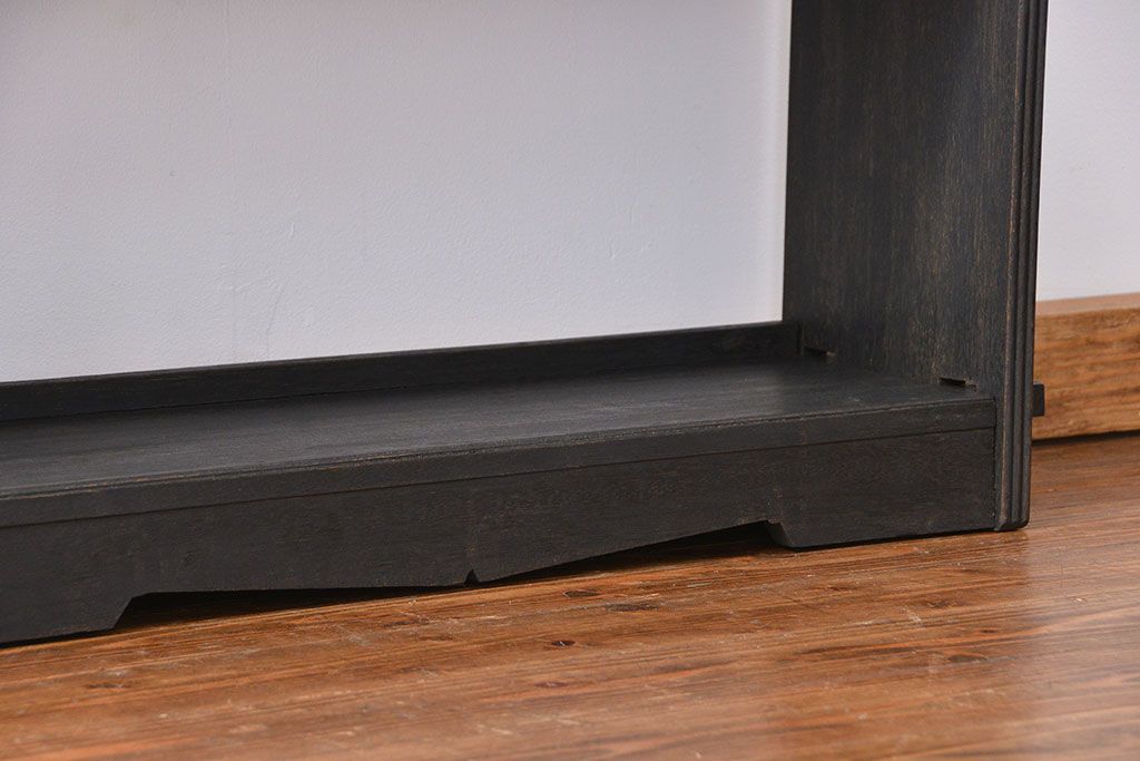 レトロ家具　昭和レトロ ★シックな楔(くさび)式の縦型本棚(飾り棚/ブックシェルフ/陳列棚)