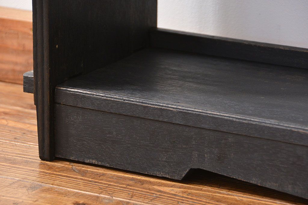 レトロ家具　昭和レトロ ★シックな楔(くさび)式の縦型本棚(飾り棚/ブックシェルフ/陳列棚)