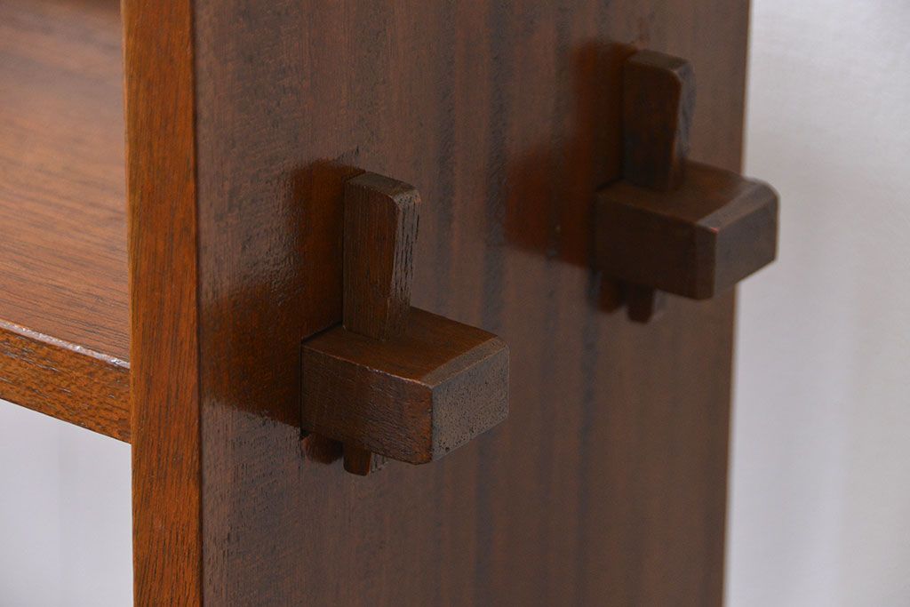 レトロ家具　昭和レトロ ★シンプルな楔(くさび)式本棚(飾り棚/ブックシェルフ/陳列棚)