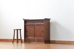 アンティーク家具　古民具・骨董 総欅(けやき)美しい杢目の筆返し付き茶棚(茶箪笥/収納棚/飾り棚)