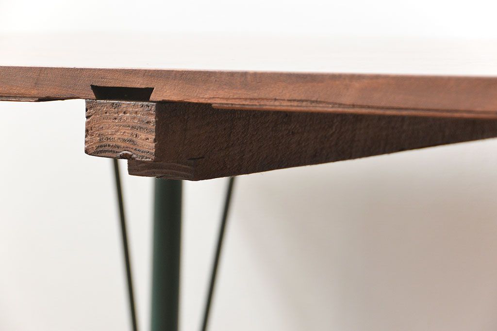 アンティーク家具　アンティーク 天板一枚板 古材天板の鉄脚テーブル(2)(デスク・作業台・机)