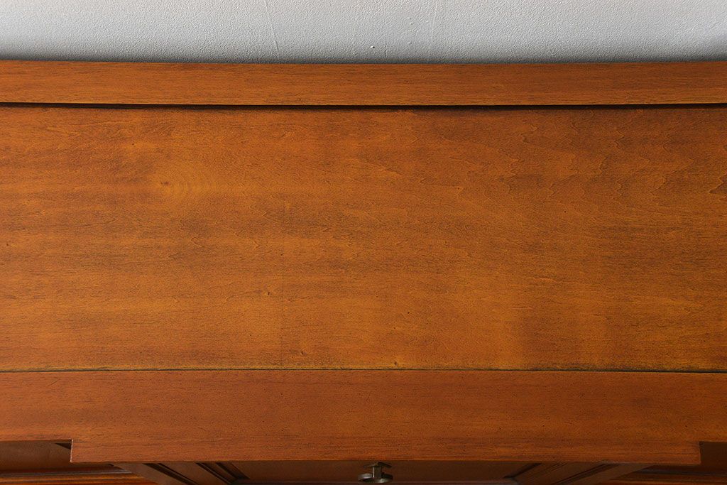 中古美品　ドレクセルチャイナキャビネット　定価約100万円(食器棚、飾り棚、カップボード、ガラスケース)