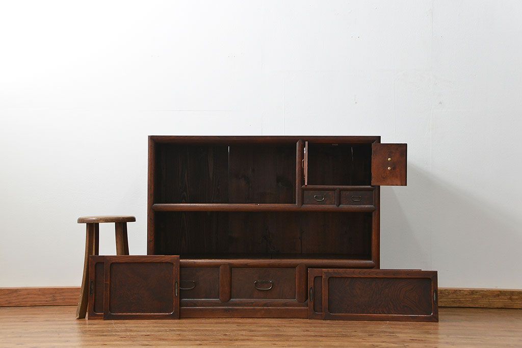 アンティーク家具　古民具・骨董 前面欅材玉杢 上質な茶箪笥(2)(水屋箪笥、収納棚)