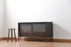 アンティーク家具　アンティーク 前面縞黒檀のダイヤガラス横長ローボード(鉄脚付き)(時代箪笥、収納棚)