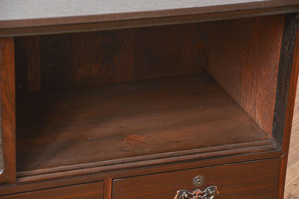 アンティーク家具　アンティーク 前面縞黒檀のダイヤガラス横長ローボード(鉄脚付き)(時代箪笥、収納棚)