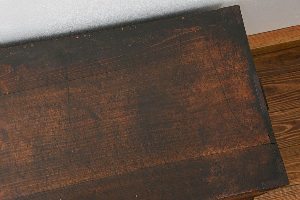 アンティーク家具　アンティーク 上品な丸金具の時代箪笥ローボード(ローチェスト、衣装箪笥)