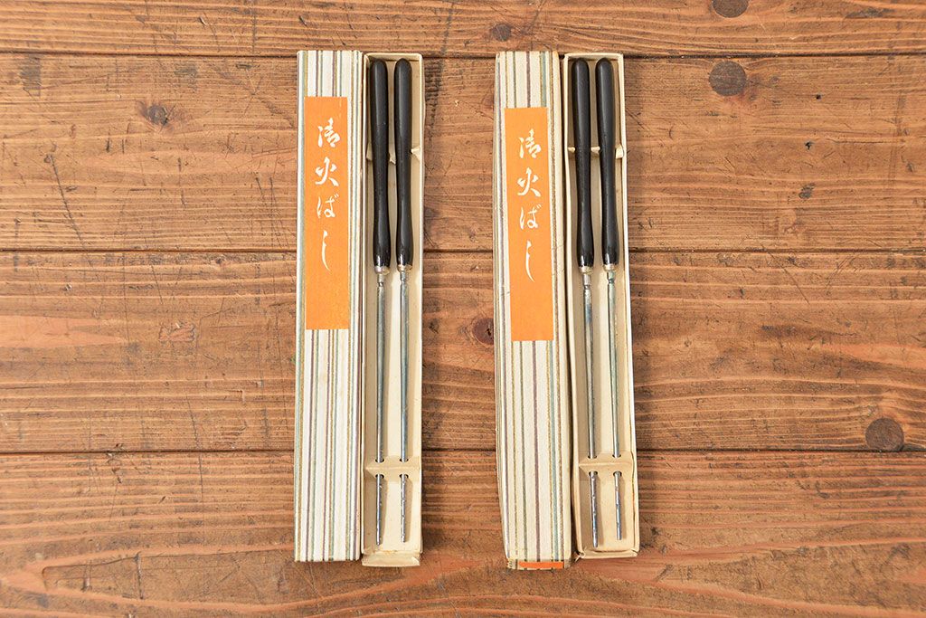アンティーク雑貨　古い漆塗 火鉢 一対(箱、火箸、灰付き)