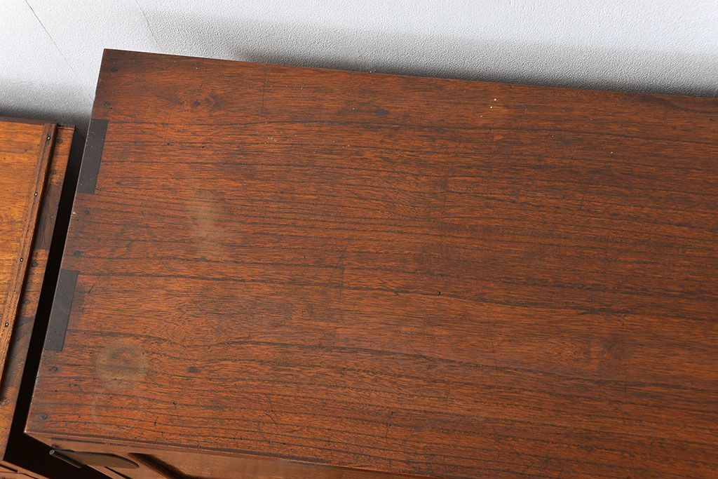 アンティーク家具　古民具・骨董 前面欅材 漆のキレイな2段重ね帳場箪笥(時代箪笥、茶箪笥)
