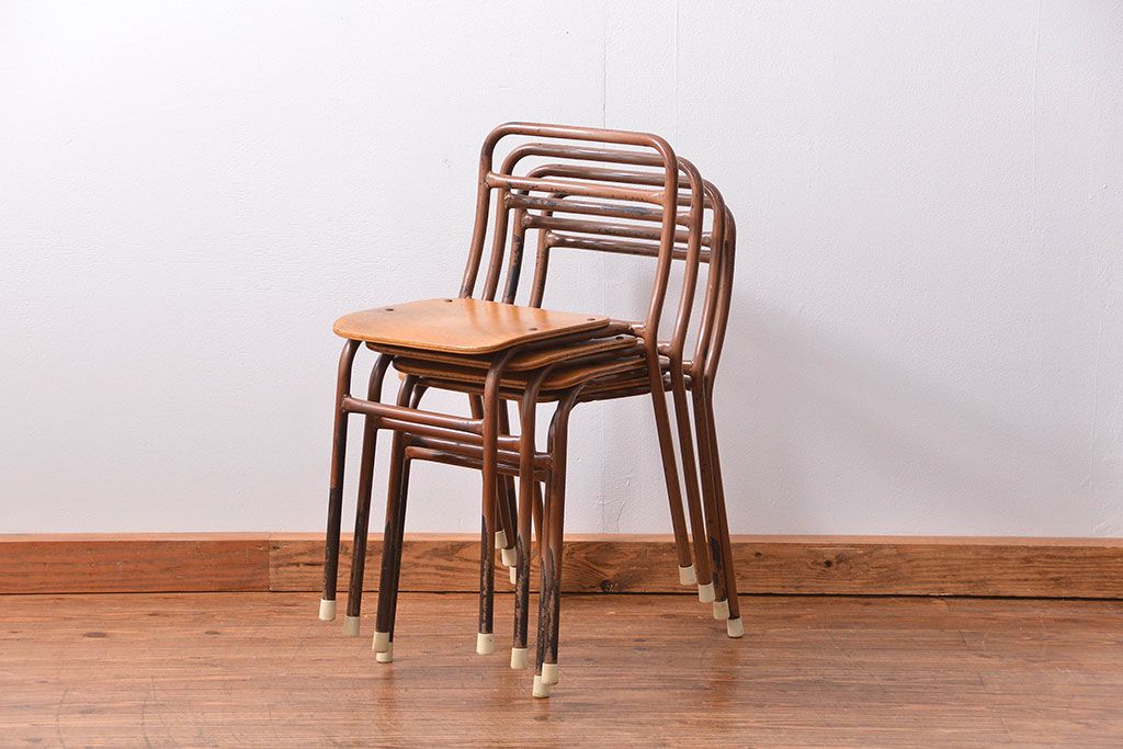 ヴィンテージ家具　昭和レトロ 1960年代 使い込まれたビンテージアイアンチェア 4脚セット(4)(イス、椅子)