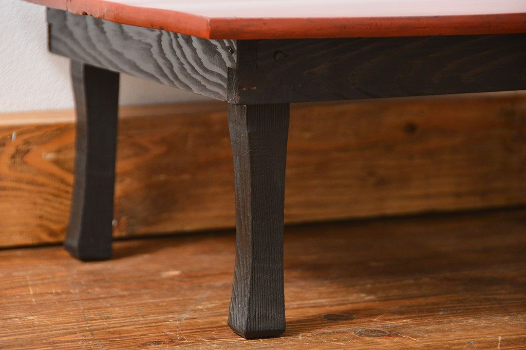 レトロ家具　古い木のレトロな朱塗り小さなちゃぶ台(テーブル、机)