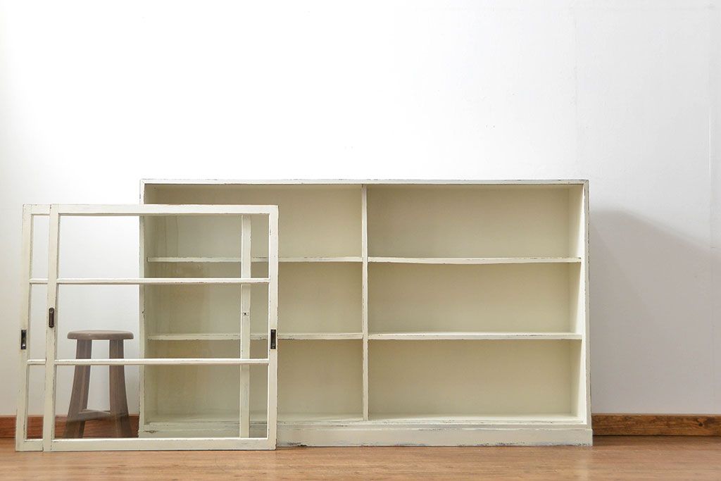 アンティーク家具　アンティークペイント　シンプルな収納棚(飾り棚、本棚)