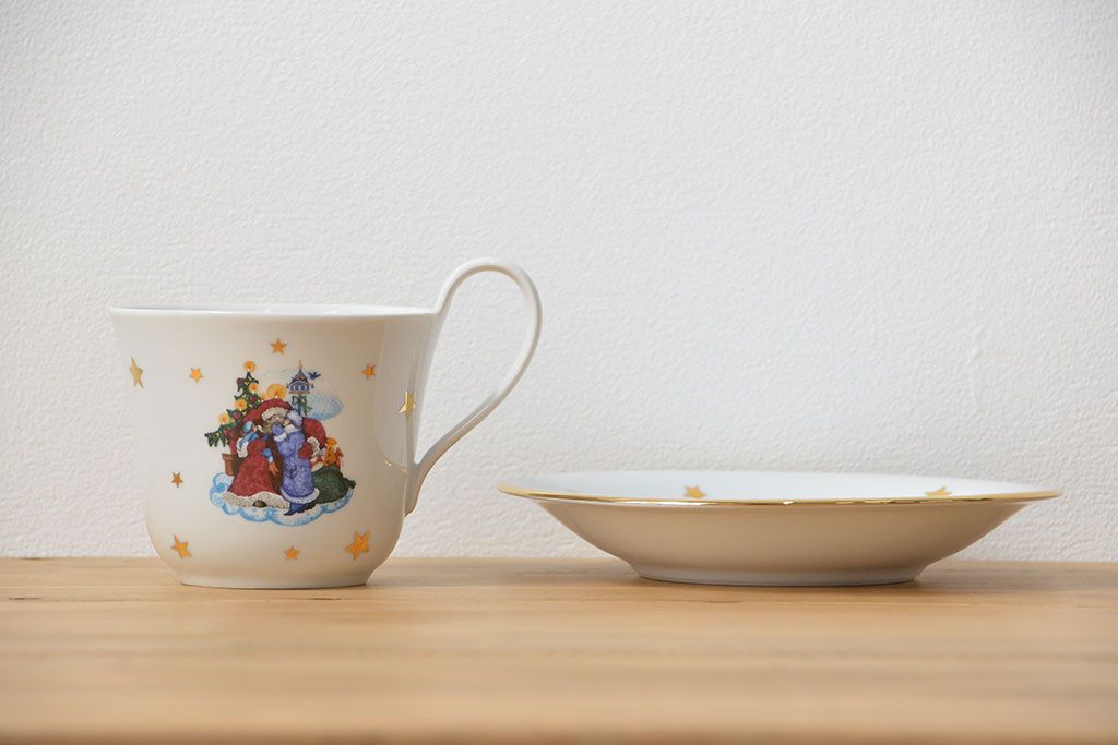 アンティーク雑貨　中古 ロイヤルコペンハーゲン(Royal Copenhagen) ジングルベル　カップ&ソーサー2客