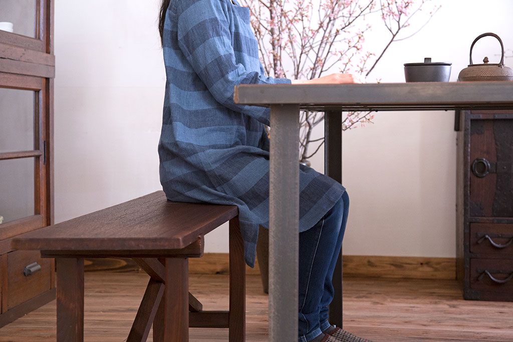 アンティーク家具　アンティーク　シンプルな長椅子(長イス)
