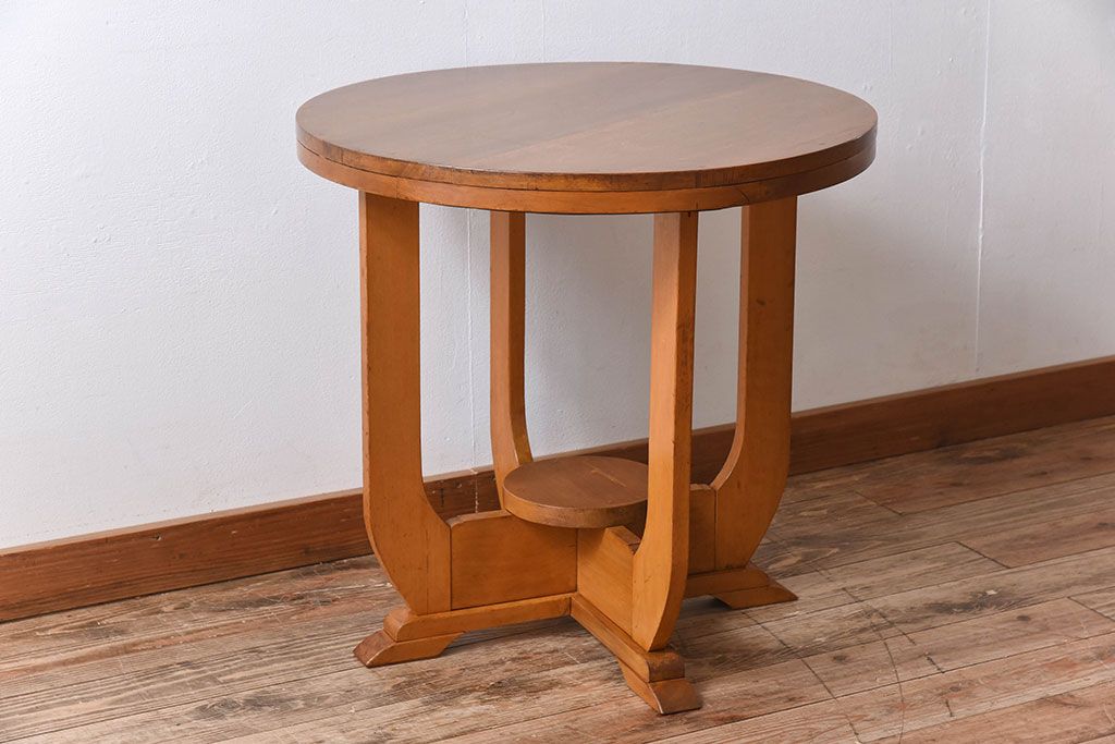 アンティーク家具　アンティーク　シンプルでおしゃれな古い木製のラウンドカフェテーブル