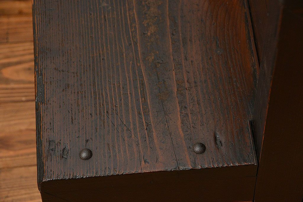 アンティーク家具　古民具・骨董 杢目が素晴らしい小さな階段箪笥(時代箪笥、箱階段)
