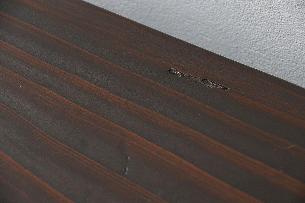 アンティーク家具　アンティーク シックなダイヤガラス　脚付きローボード(テレビ台、TVボード)