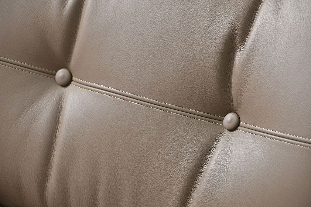 中古 展示・美品　カリモク　レトロモダン　WDモデル革張りソファー(1) 定価約12万円
