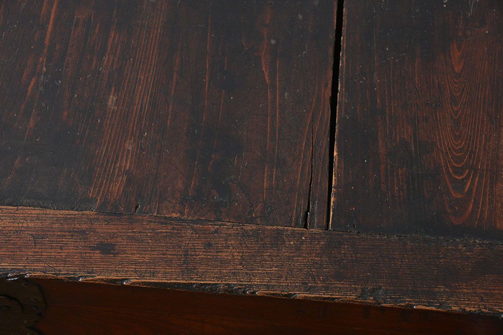 アンティーク家具　古民具・骨董 江戸期　前面欅材　素晴らしい状態の米沢車箪笥　(帳場箪笥、船箪笥)