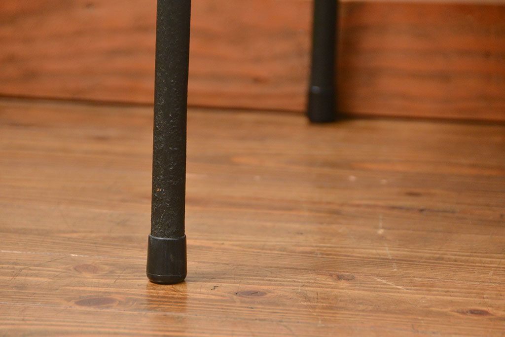 レトロ家具　昭和レトロ シンプルな鉄脚ベンチ(長椅子、長イス)