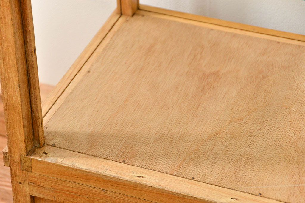 レトロ家具　昭和レトロ 縦型のアンティークガラスケース(ショーケース、飾り棚)
