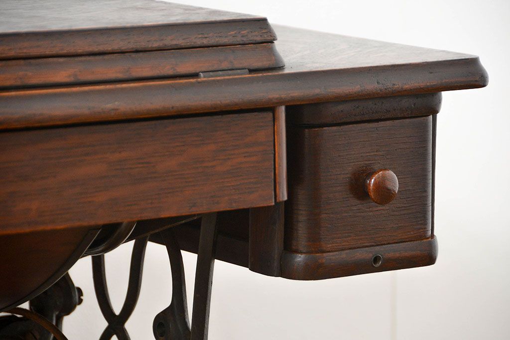 アンティーク家具　ジャンク品　イギリスアンティーク 足踏みシンガーミシン(SINGER)(2)