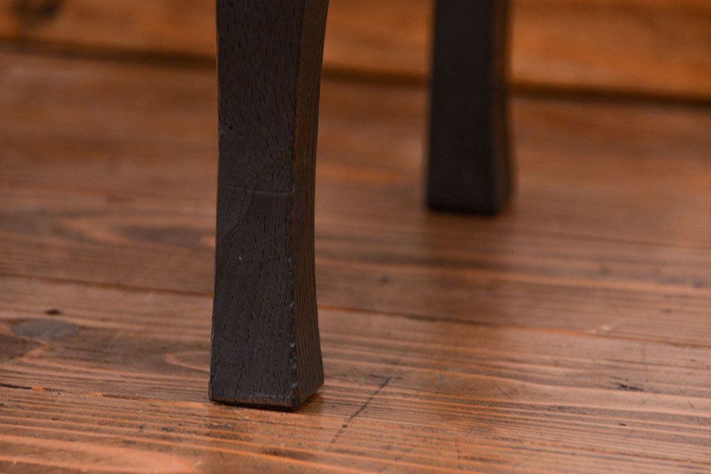レトロ家具　昭和レトロ 古い木のシックで小振りな丸型ちゃぶ台(テーブル、机)