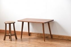 レトロ家具　アンティーク 天板一枚板!古材を使ったレトロなスクエア型センターテーブル(小)(1)