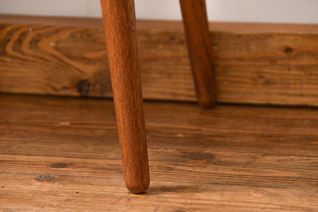 レトロ家具　アンティーク 天板一枚板!古材を使ったレトロなスクエア型センターテーブル(小)(1)