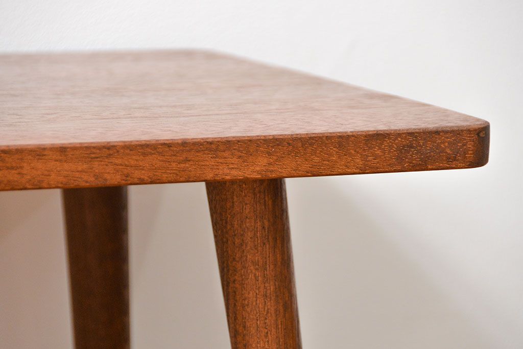 レトロ家具　ラフジュ工房オリジナル 天板一枚板!古材を使ったレトロなスクエア型センターテーブル(小)(2)