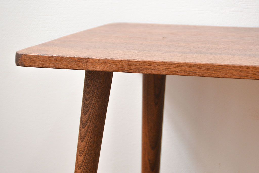 レトロ家具　ラフジュ工房オリジナル 天板一枚板!古材を使ったレトロなスクエア型センターテーブル(小)(4)