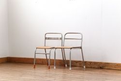 レトロ家具　昭和レトロ 古い幼稚園の小さな椅子2脚セット(イス、チェア)