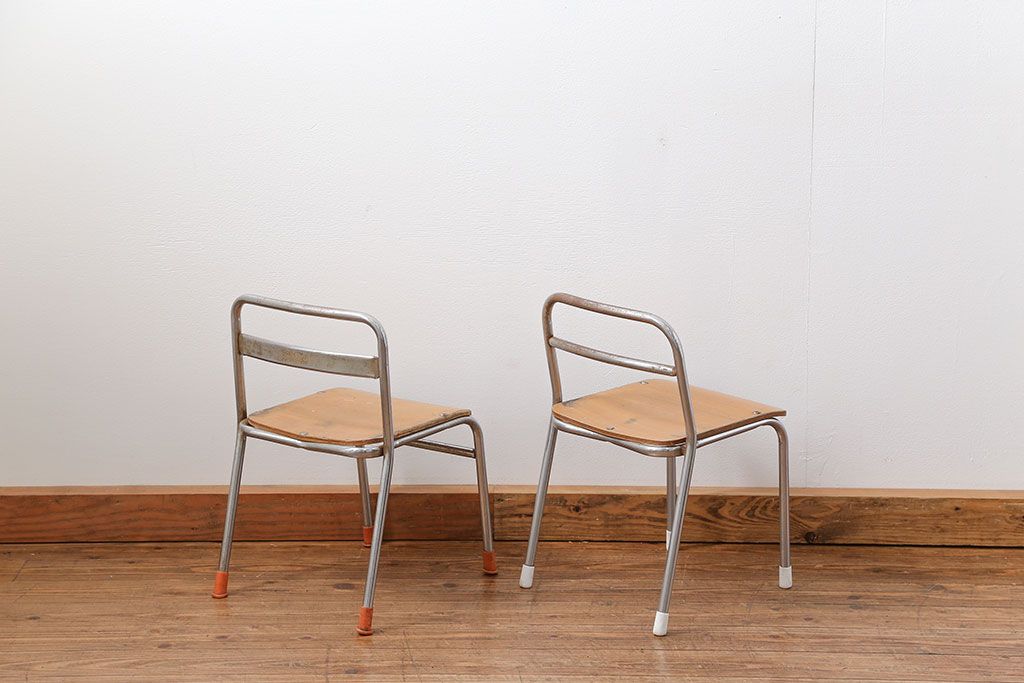 レトロ家具 昭和レトロ 古い幼稚園の小さな椅子2脚セット(イス、チェア