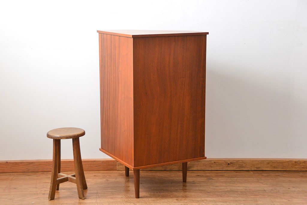 北欧家具 ビンテージ　チーク材　コーナーキャビネット(収納棚)