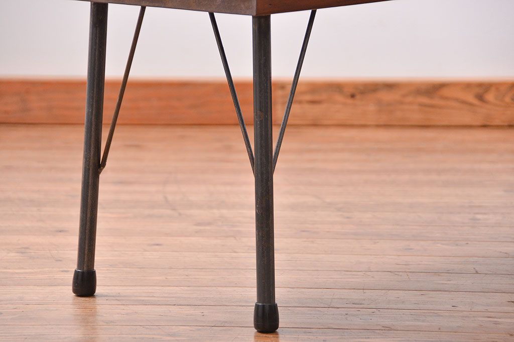 アンティーク家具　アンティーク 天板一枚板　使い込まれた古材天板の鉄脚センターテーブル(6)