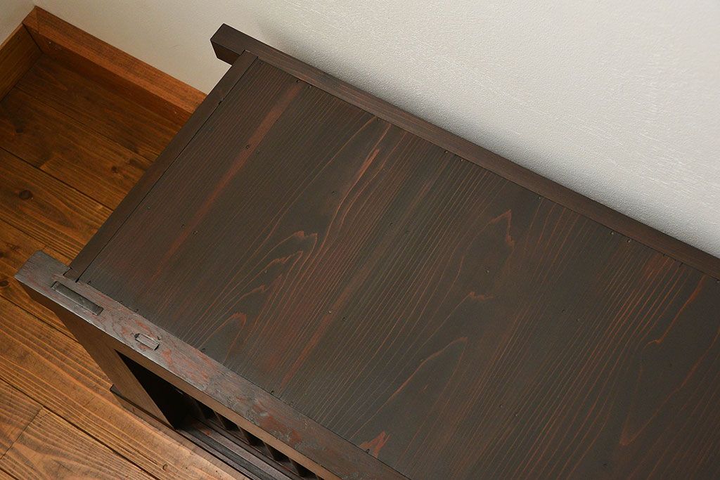 アンティーク家具　古民具・骨董 特大!九尺幅　重厚な水屋箪笥ローボード(2)(ローチェスト、テレビボード、テレビ台、キャビネット、収納棚)