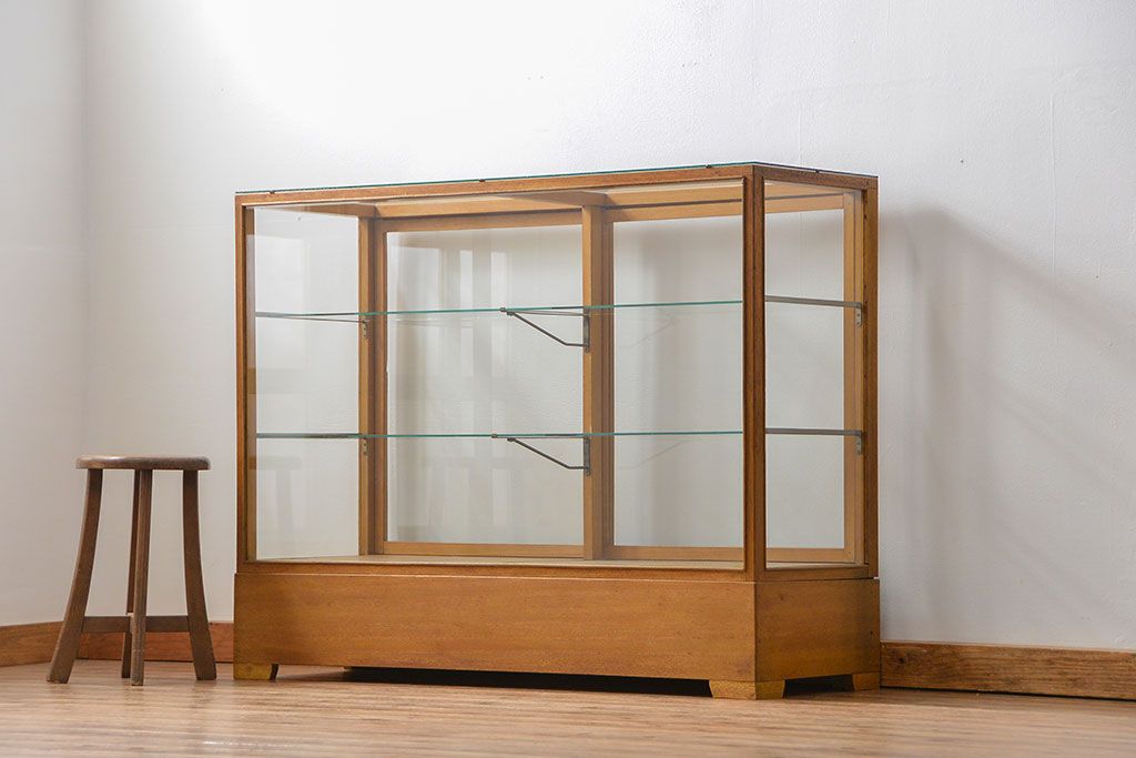 レトロ家具　昭和レトロ シンプルなガラスケース(ショーケース、飾り棚)