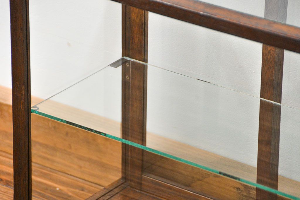 アンティーク家具　アンティーク 小さな卓上ガラスケース(1) (ショーケース、飾り棚)