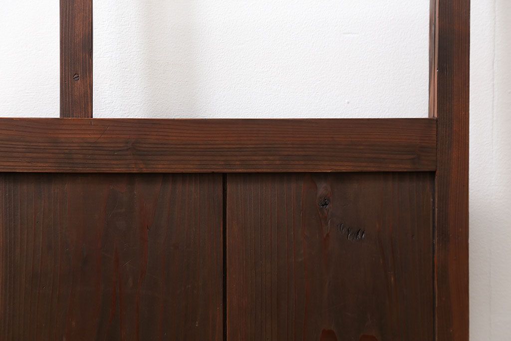 アンティーク 簡素な作りのシンプルな扉　(ドア)